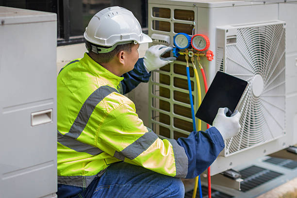 Professional Hvac technician working in Stratford, CT